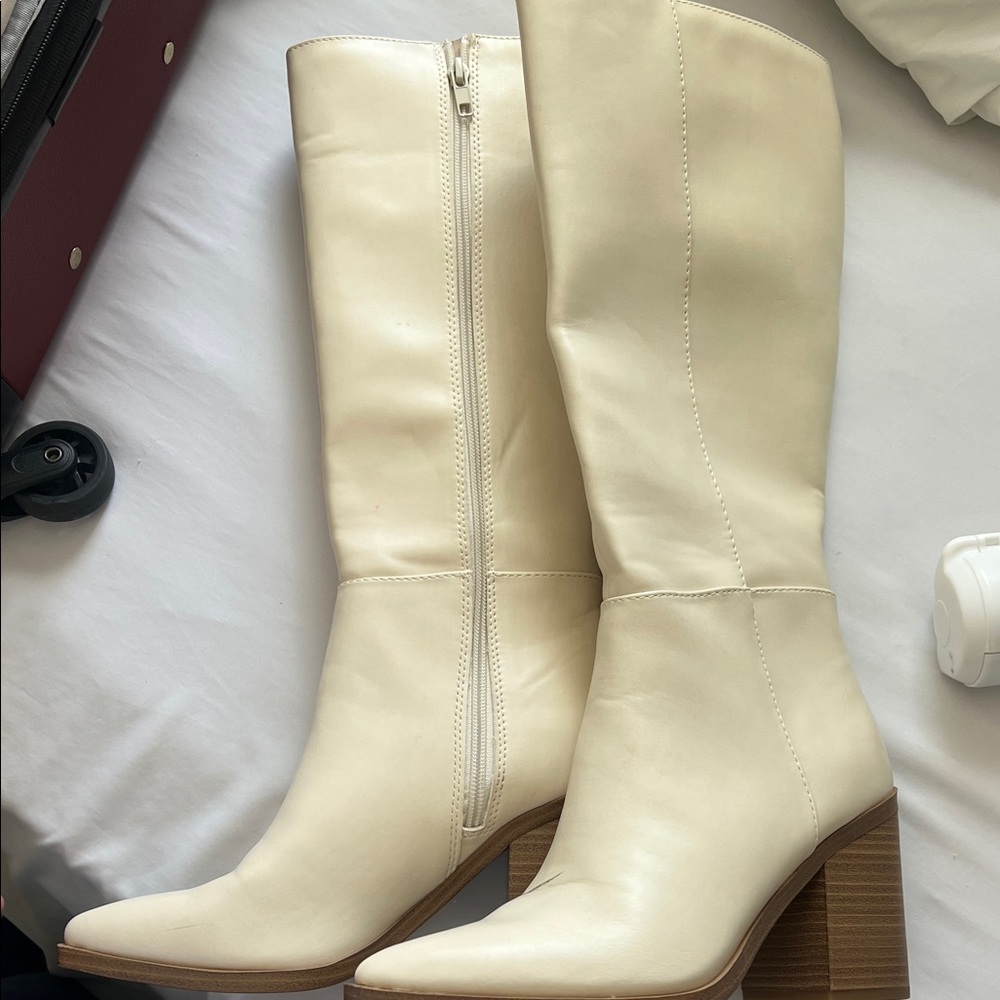 Windsor Cream Heeled Boots